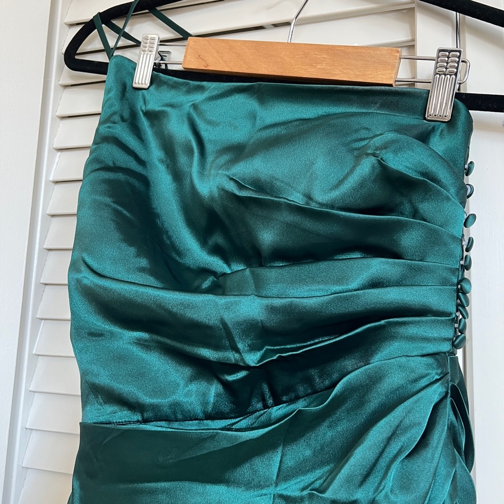 One shoulder petite emerald bridesmaid dress - Picture 2 of 7